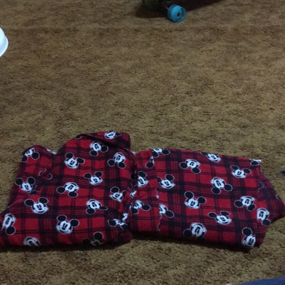 Bit worn out Mickey Mouse PJ set - Picture 11 of 12